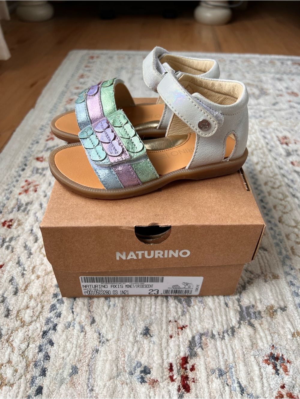 Naturino Axis toddler sandals iridescent hearts leather size 23